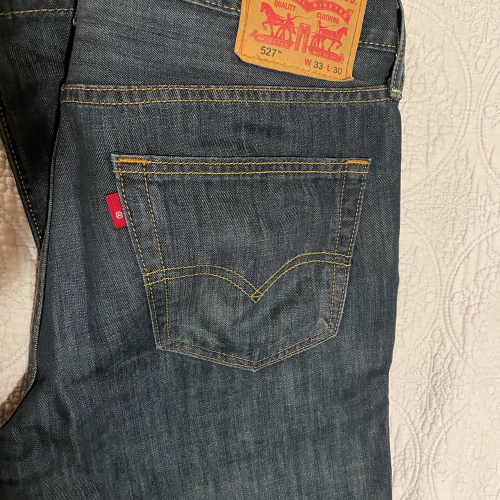 Levi’s 527